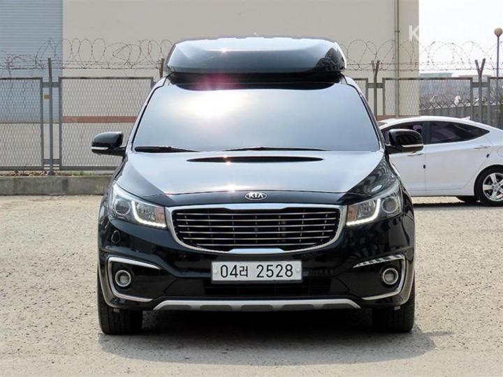 Kia Carnival 2.2 Diesel High Limousine President 2