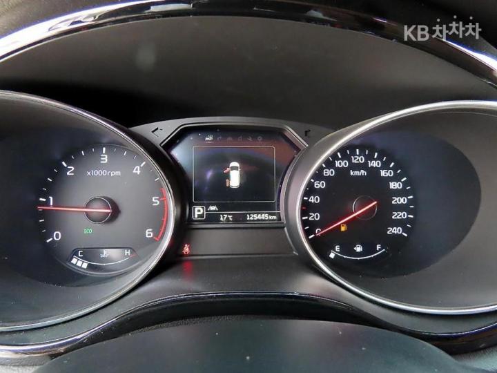 Kia Carnival 2.2 Diesel High Limousine President 10