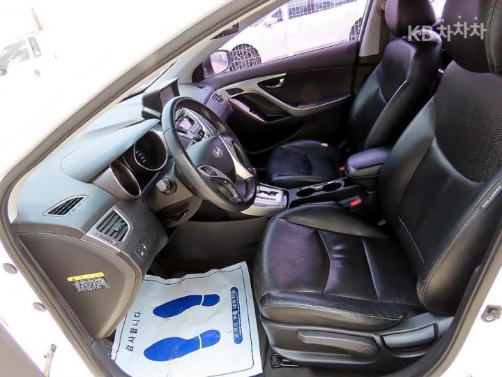 Hyundai Avante MD M16 GDi PREMIER 6