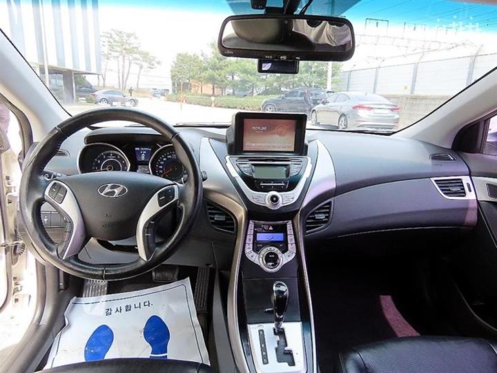 Hyundai Avante MD M16 GDi PREMIER 8