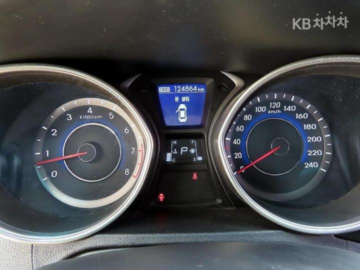 Hyundai Avante MD M16 GDi PREMIER 10