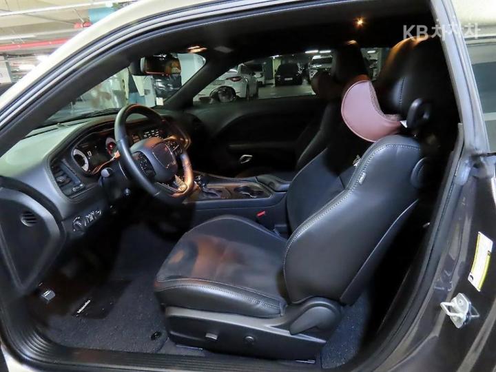 Dodge Challenger 6.4 SRT 7