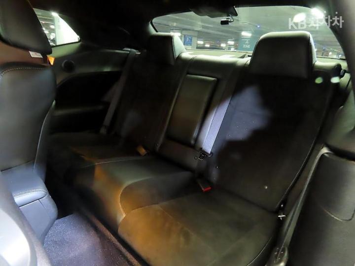 Dodge Challenger 6.4 SRT 8