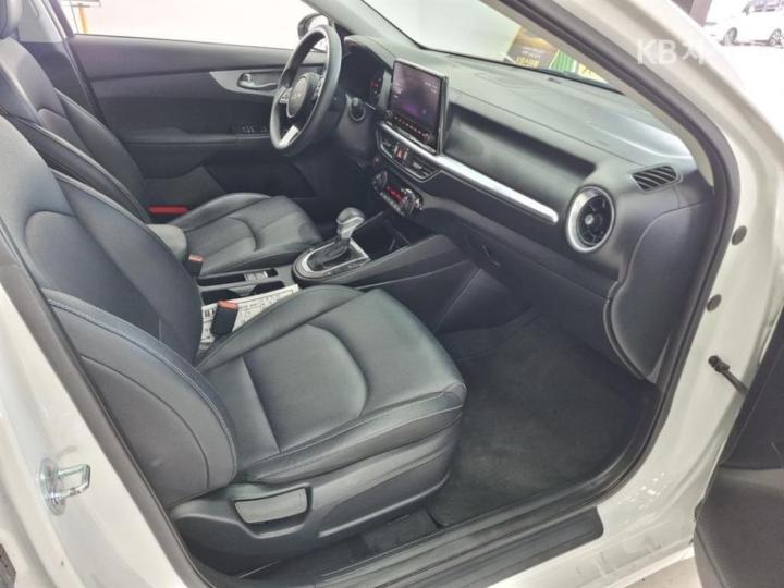 Kia K3 1.6 Gasoline Trendy 8