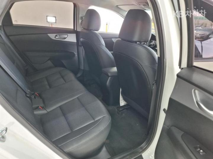 Kia K3 1.6 Gasoline Trendy 9