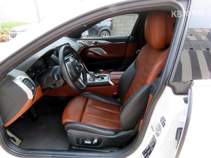 BMW 8 Series G15 840i xDrive Gran Coupe M Sport Package 6
