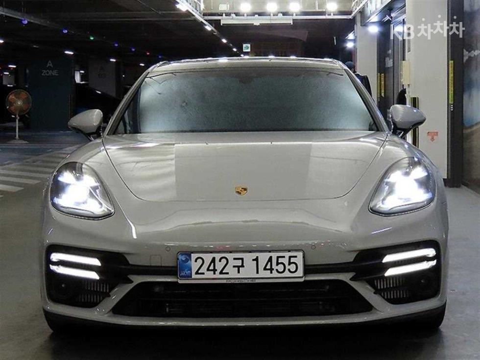 Porsche Panamera — miniaturë 2