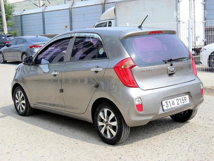 Kia Morning Deluxe Trendy 4