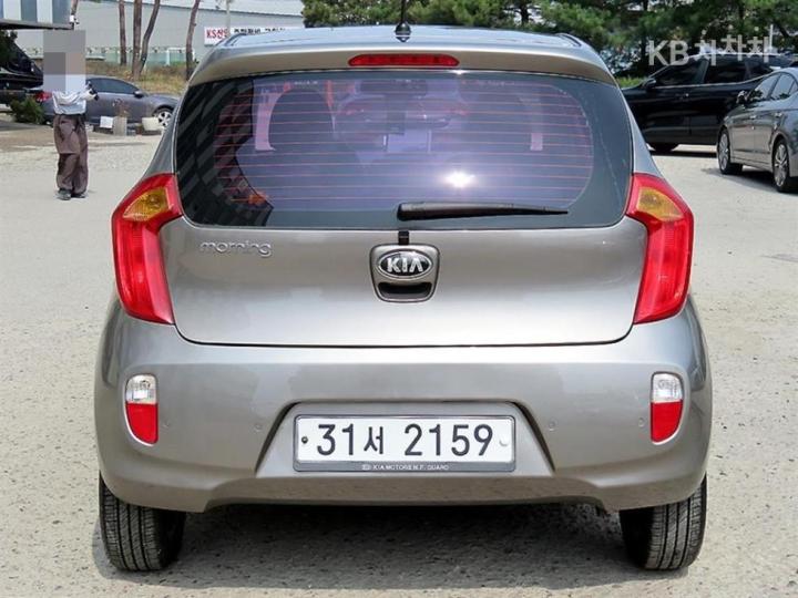Kia Morning Deluxe Trendy 5