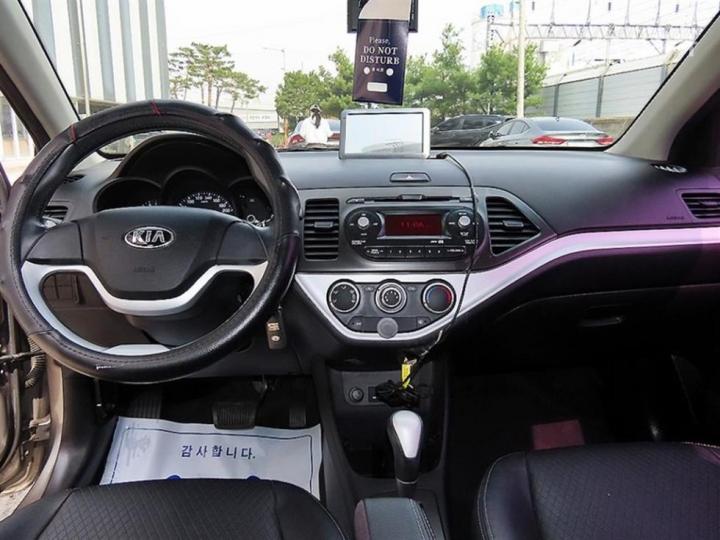 Kia Morning Deluxe Trendy 8