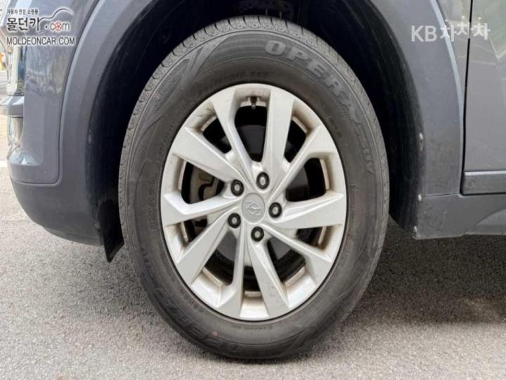 Hyundai Tucson Diesel e-VGT R 1.6 2WD Modern 8