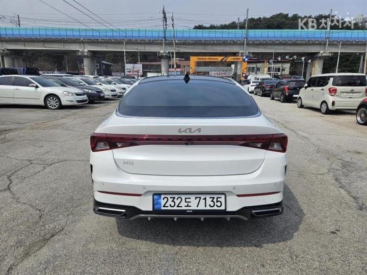 Kia K5 2.0 Gasoline Signature 6