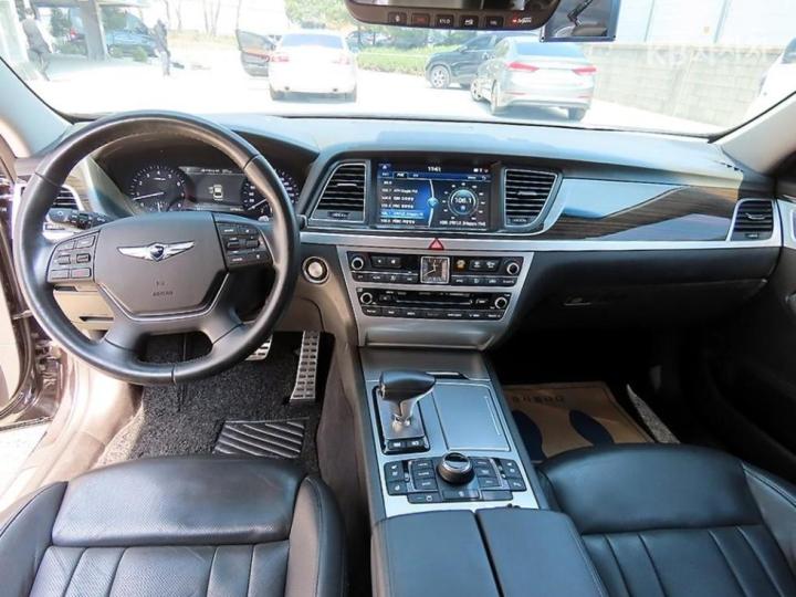 Genesis G80 3.3 GDI AWD Prestige 8