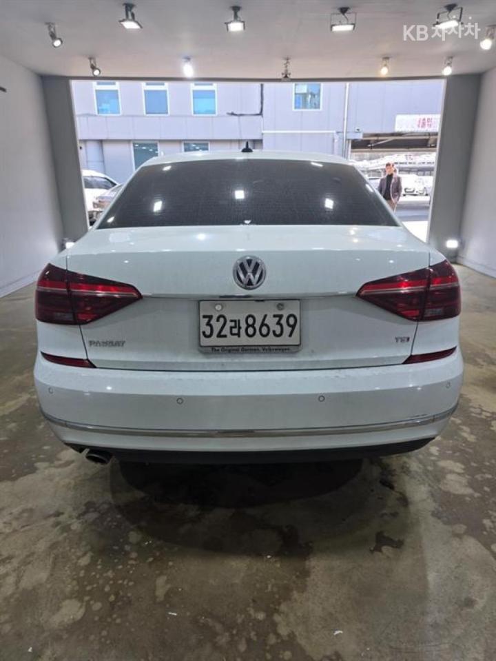 Volkswagen Passat 2.0 TSI 6