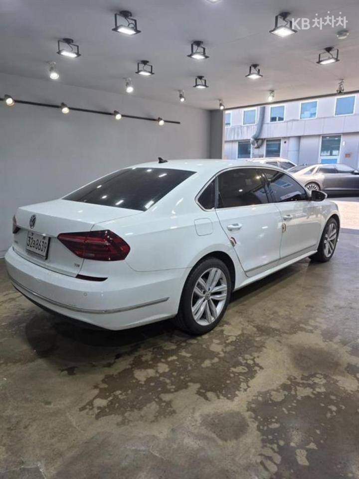 Volkswagen Passat 2.0 TSI 7