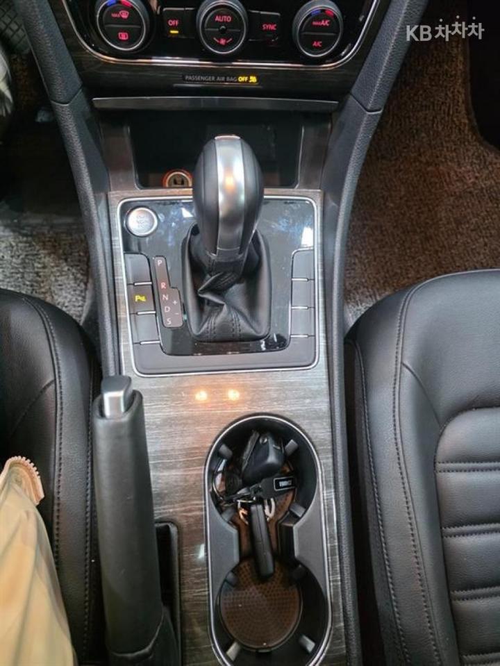 Volkswagen Passat 2.0 TSI 10