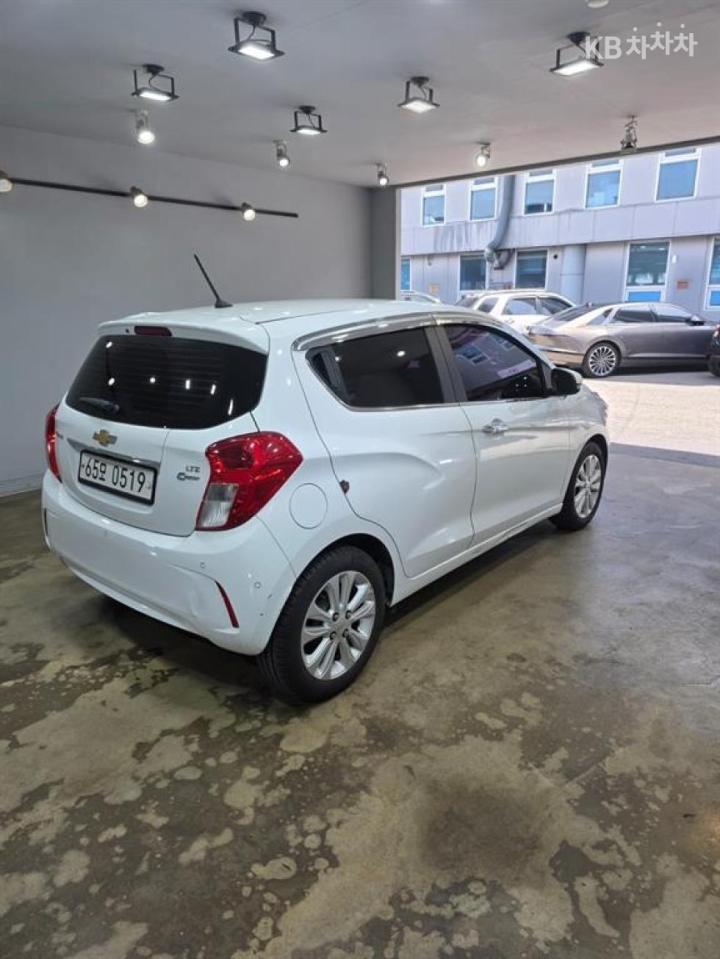 Chevrolet Spark The Next LTZ 7