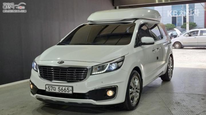 Kia Carnival 2.2 Diesel High Limousine Prestige High Roof