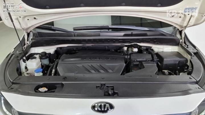 Kia Carnival 2.2 Diesel High Limousine Prestige High Roof 9