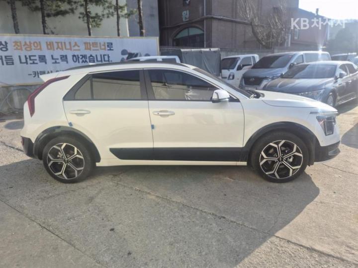 Kia Niro The 1.6 HEV Signature 5