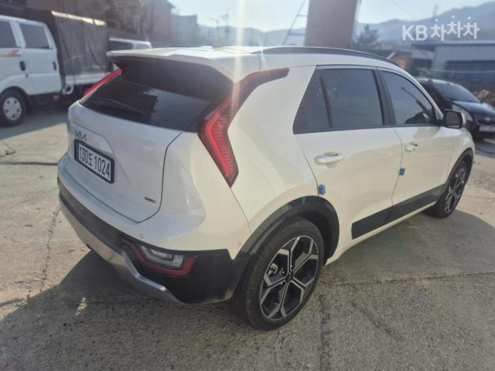 Kia Niro The 1.6 HEV Signature 6