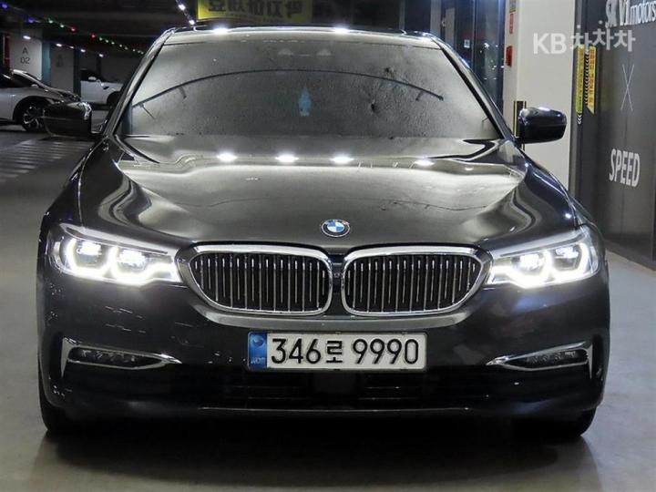 BMW 5 Series G30 530i xDrive Luxury Plus 3