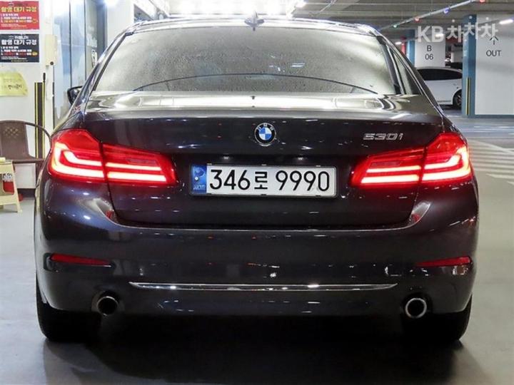 BMW 5 Series G30 530i xDrive Luxury Plus 6