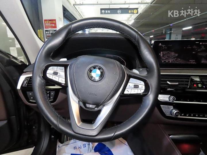 BMW 5 Series G30 530i xDrive Luxury Plus 9