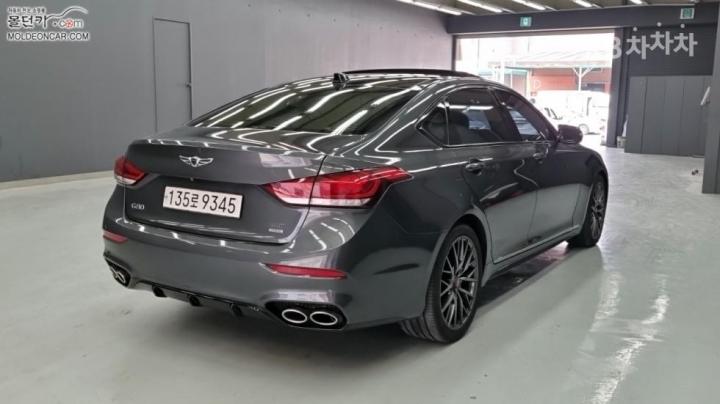 Genesis G80 3.3 GDI AWD Premium Luxury 3