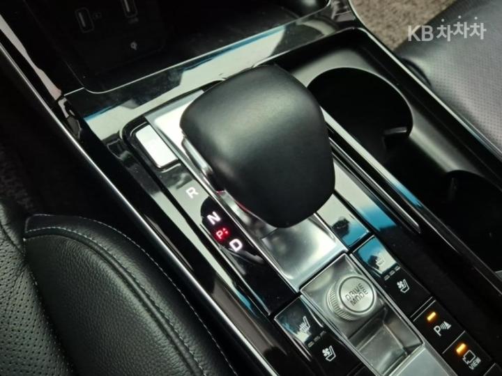 Kia K7 Premier Hybrid 2.4 HEV Noblesse 9