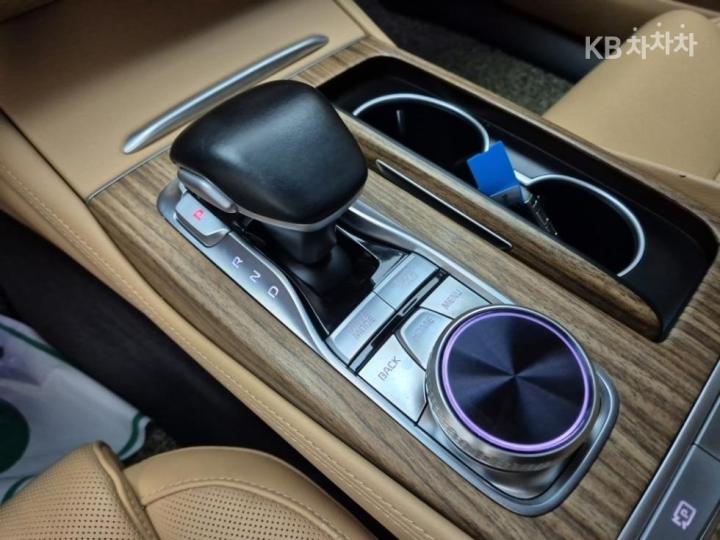 Kia K9 3.8 GDI AWD Best Selection Ⅰ 9