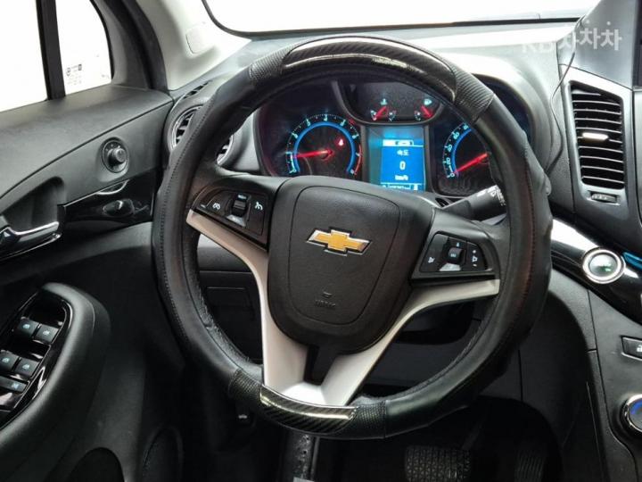 Chevrolet Orlando LPG LT Convenience 10