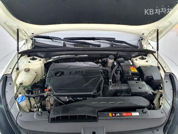 Kia K5 2.0 LPI Trendy 7