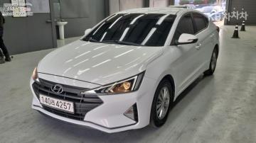 Hyundai Avante 렌터카 1.6 LPi — foto 1