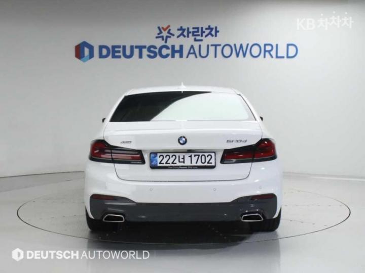 BMW 5 Series G30 520d xDrive M Sport Package Plus 5