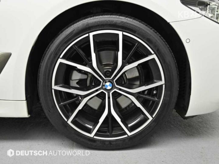 BMW 5 Series G30 520d xDrive M Sport Package Plus 6