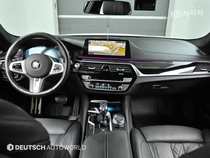BMW 5 Series G30 520d xDrive M Sport Package Plus 8