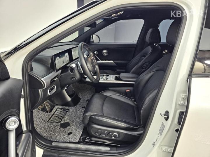 Genesis GV60 Standard AWD Base Type 9