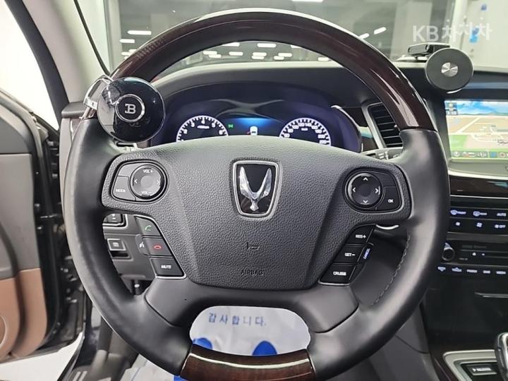 Hyundai Equus New VS380 Modern 10