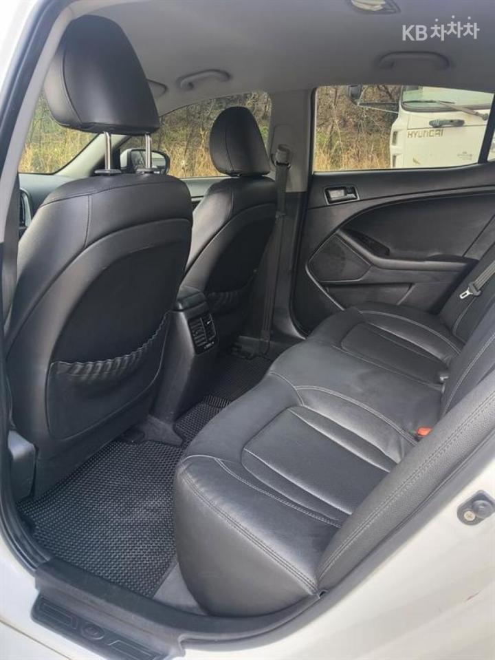 Kia K5 2.0 LPI Deluxe 9