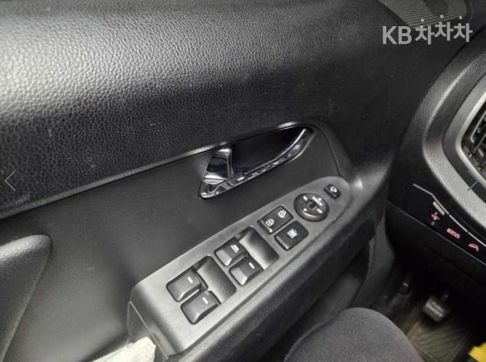 Kia Sportage R 2WD Diesel TLX Top Model 8