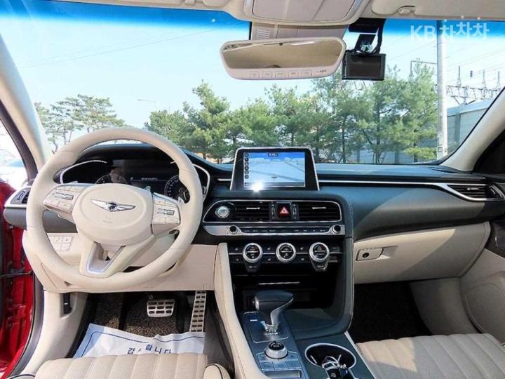 Genesis G70 2.0T AWD Sport Package 8