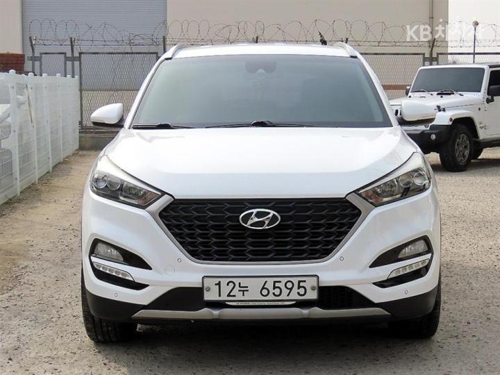 Hyundai Tucson Diesel e-VGT UⅡ 1.7 2WD Premium