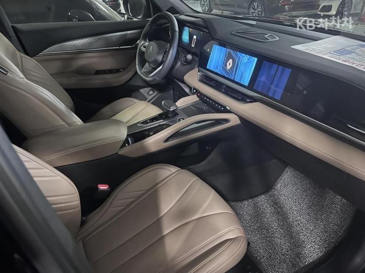 Renault Koleos E-Tech Hybrid Iconic 9