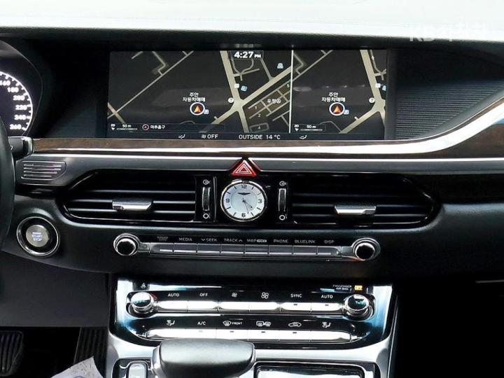 Genesis EQ900 3.8 GDI AWD Luxury 10