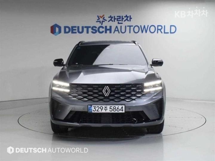 Renault Koleos E-Tech Hybrid Iconic 4