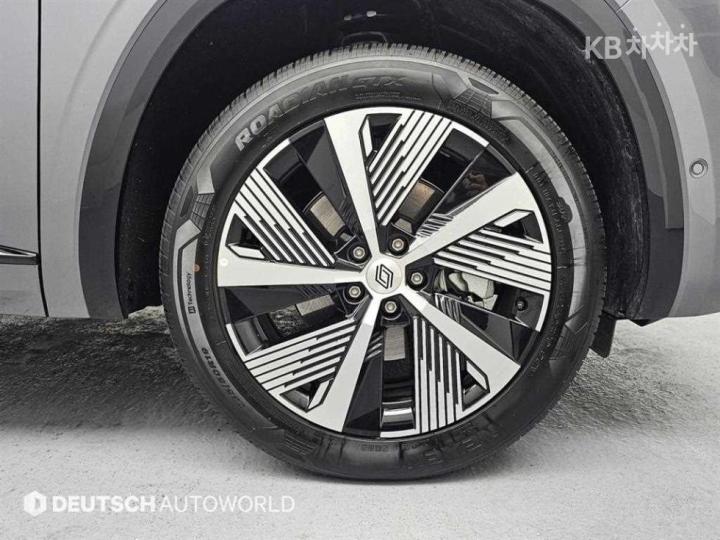 Renault Koleos E-Tech Hybrid Iconic 6