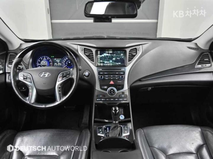 Hyundai Grandeur HG HG300 Exclusive Special 9