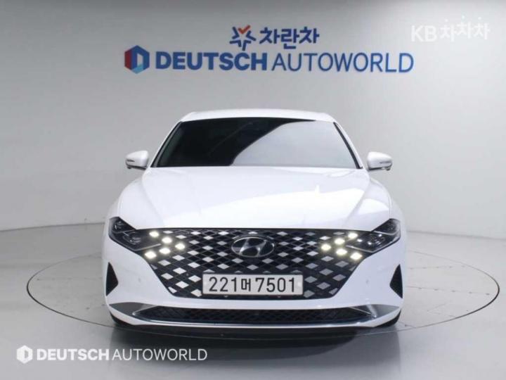Hyundai Grandeur Hybrid 2.4 Premium 4