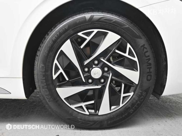 Hyundai Grandeur Hybrid 2.4 Premium 6